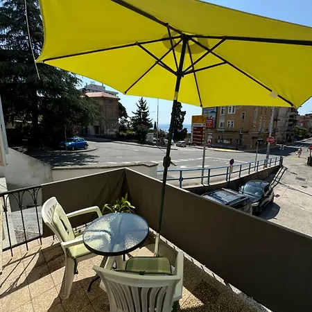 Agatha Apartman *